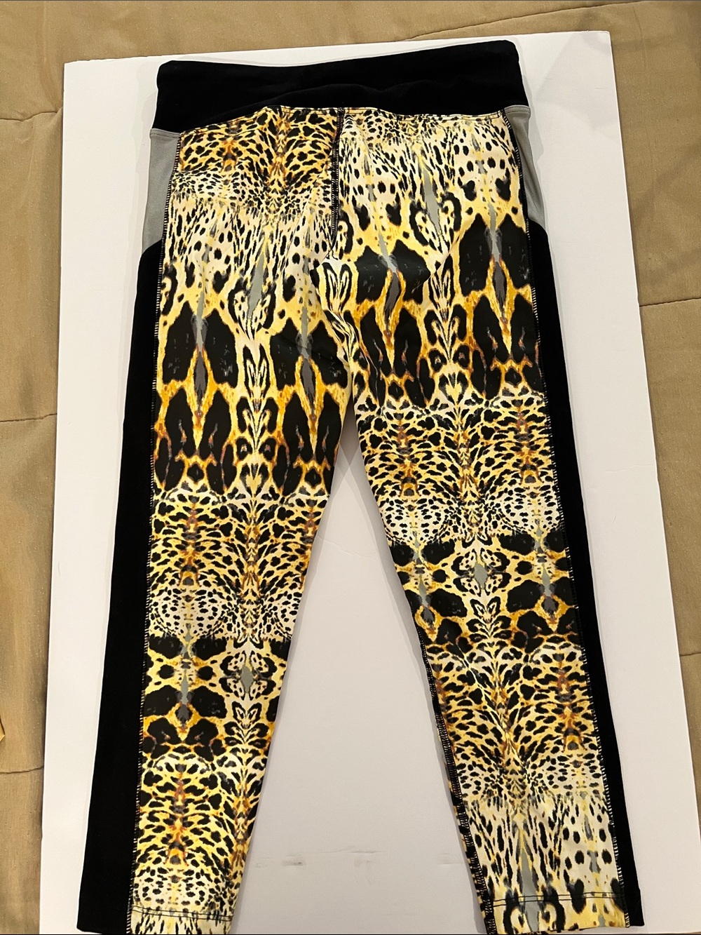 bebe Leopard Print Athletic Shorts with Black Panels New XS - Picture 2 of 4